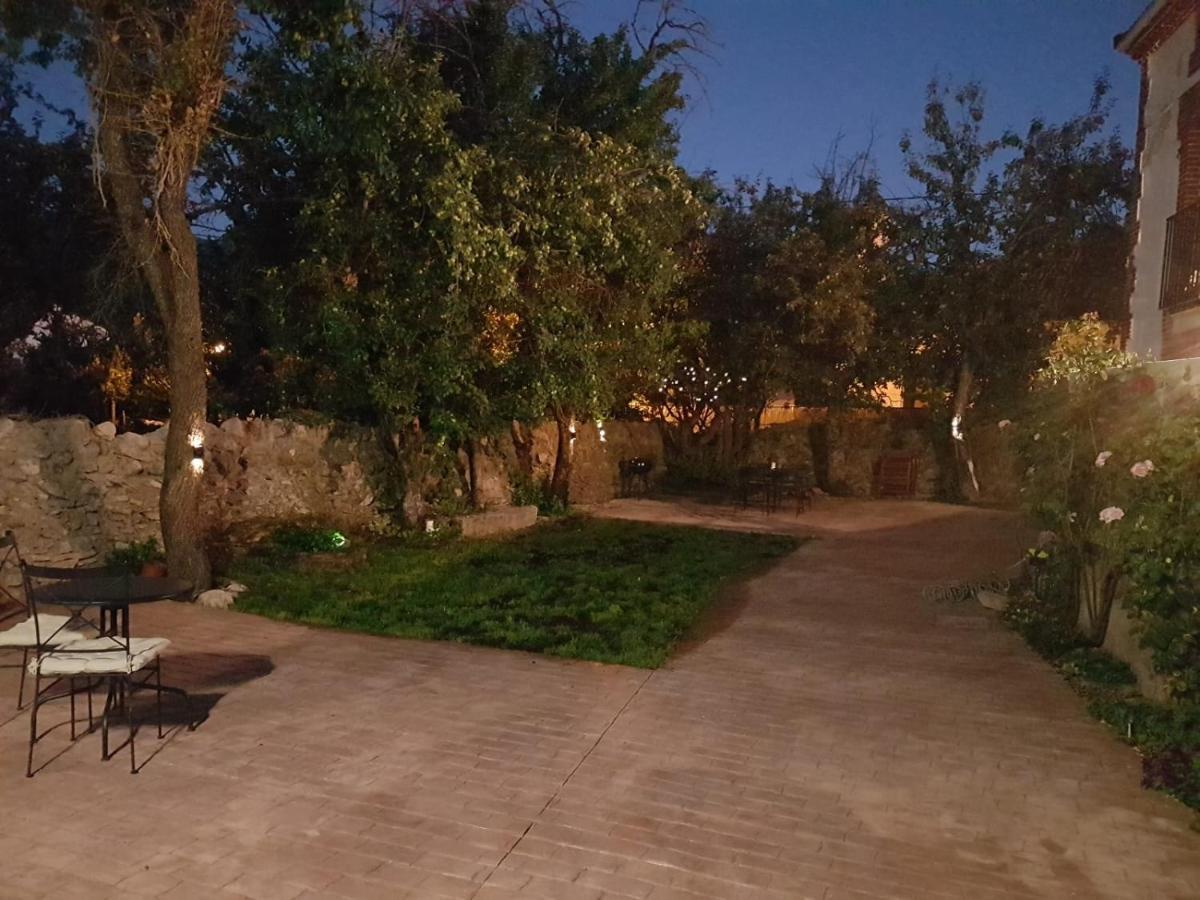 La Casa De Los Abuelos Valentin Pinilla del Valle Esterno foto